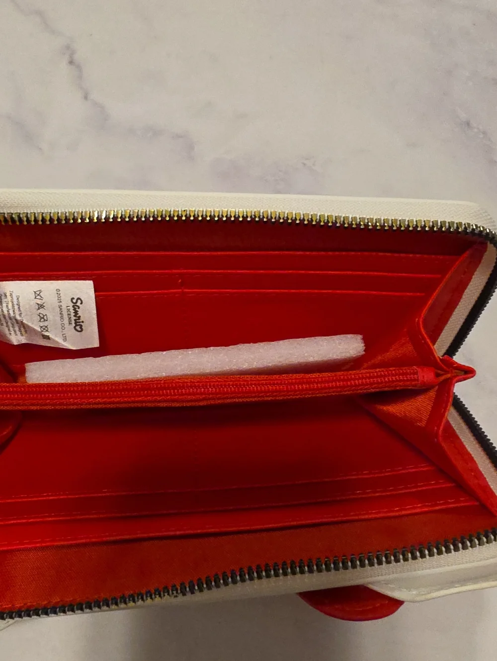 Hello Kitty-Inspired White Wallet with Red Bow